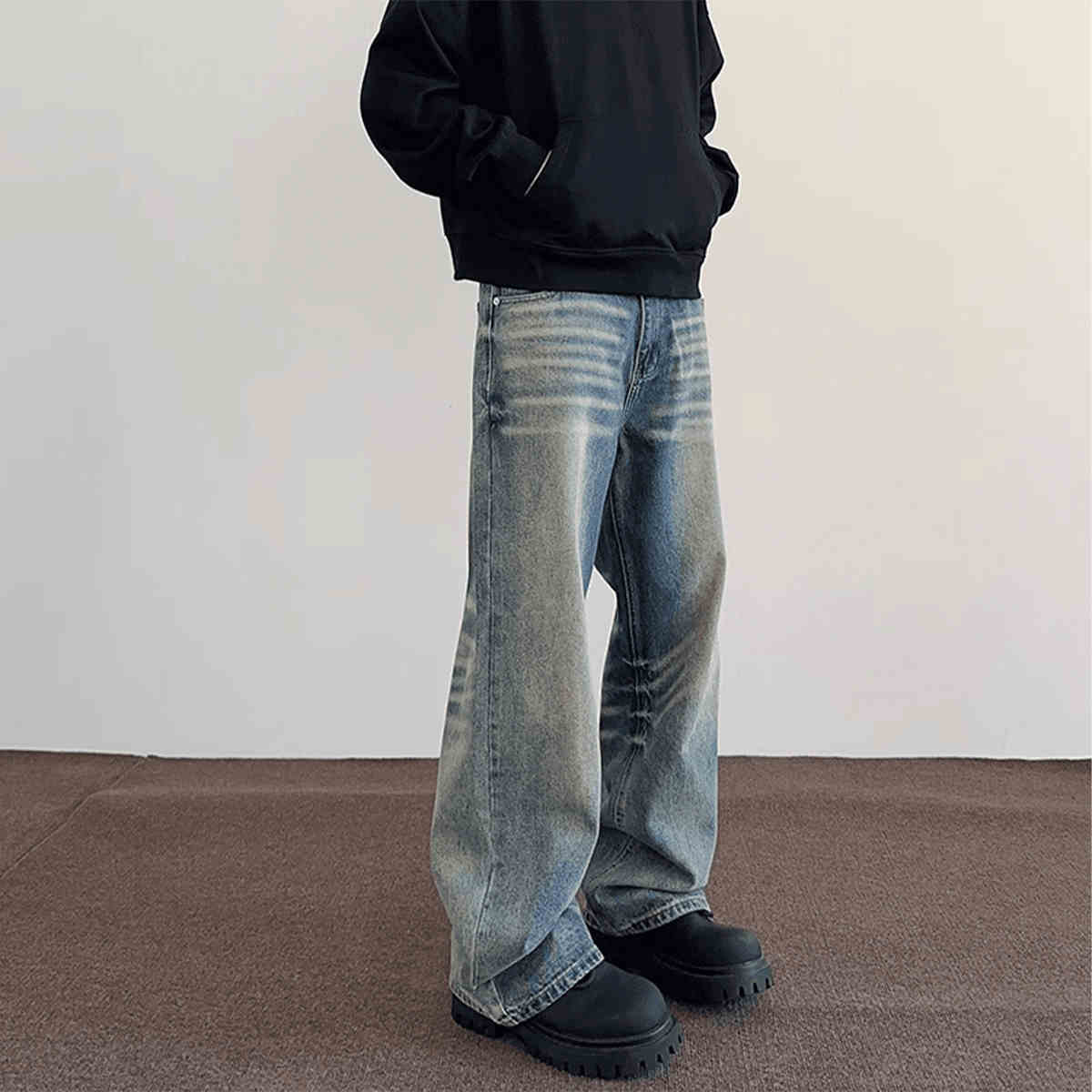 Men's Loose Straight Washed-out Vintage Jeans With Whiskers