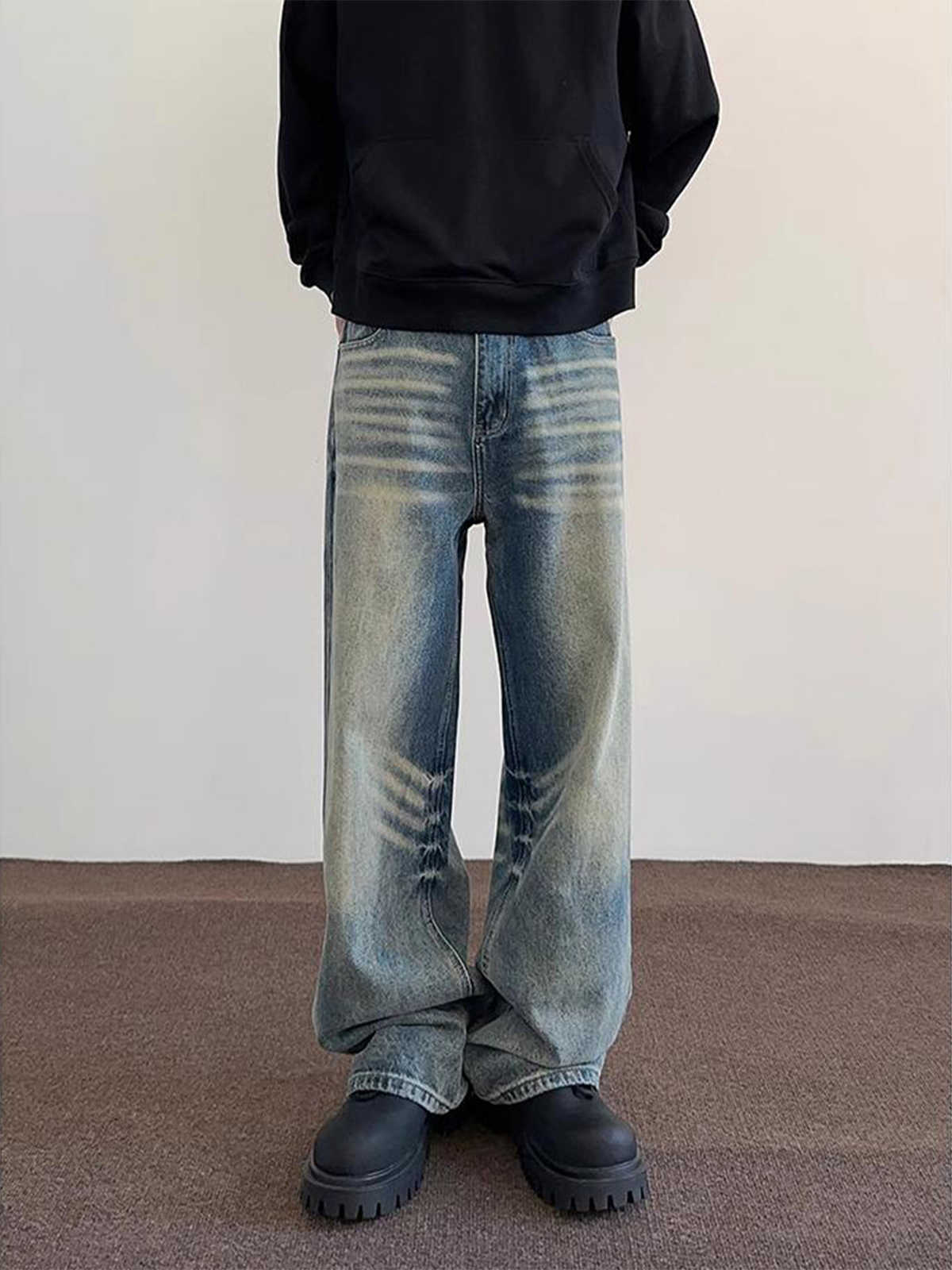 Men's Loose Straight Washed-out Vintage Jeans With Whiskers